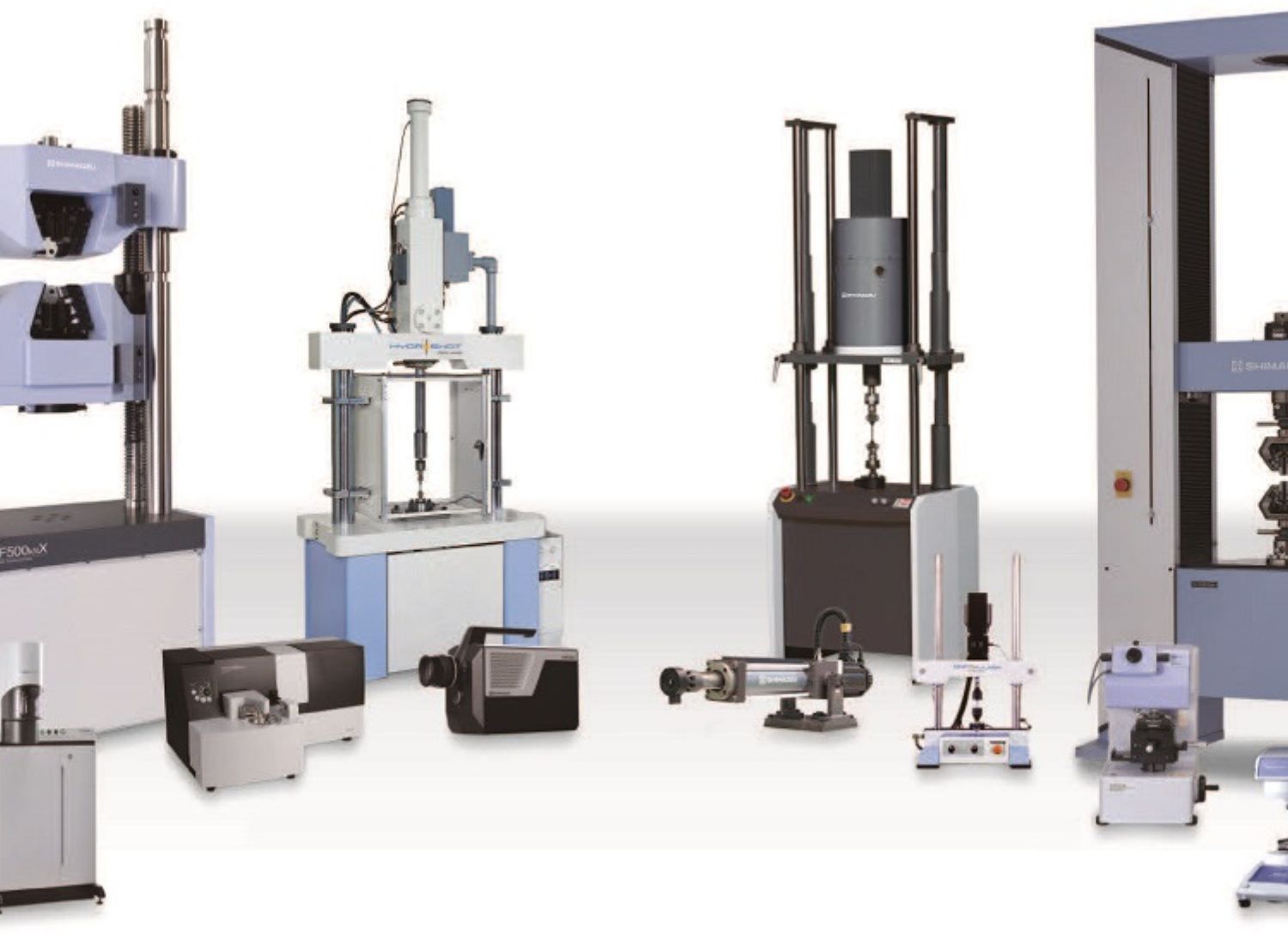 Impact testing equipment assessing fracture toughness of test sample